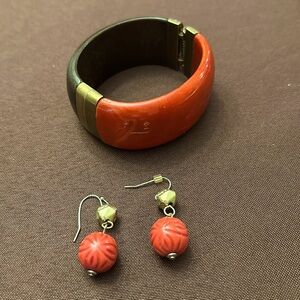 PIPER Retired Premier Designs Bracelet with earrings